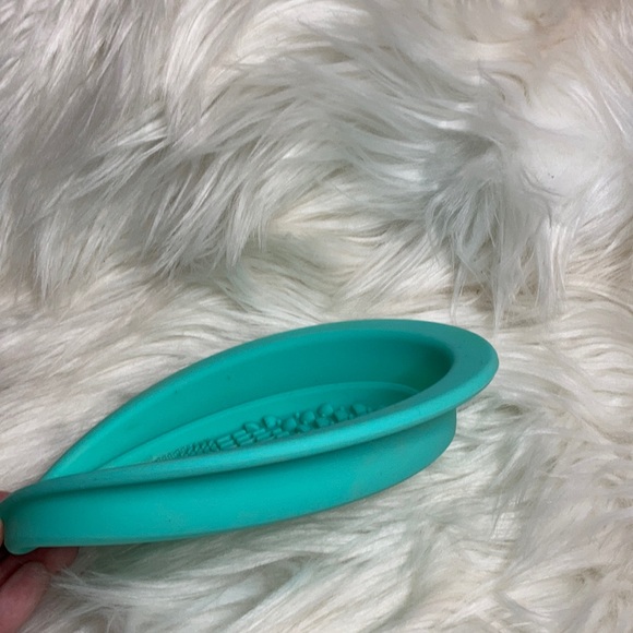 Blue silicone make up brush cleaner sponge cleaner - Picture 3 of 11